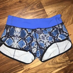 Patterned Lulu Lemom shorts